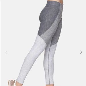 NWT Outdoor Voices 7/8 Tri-Tone Leggings